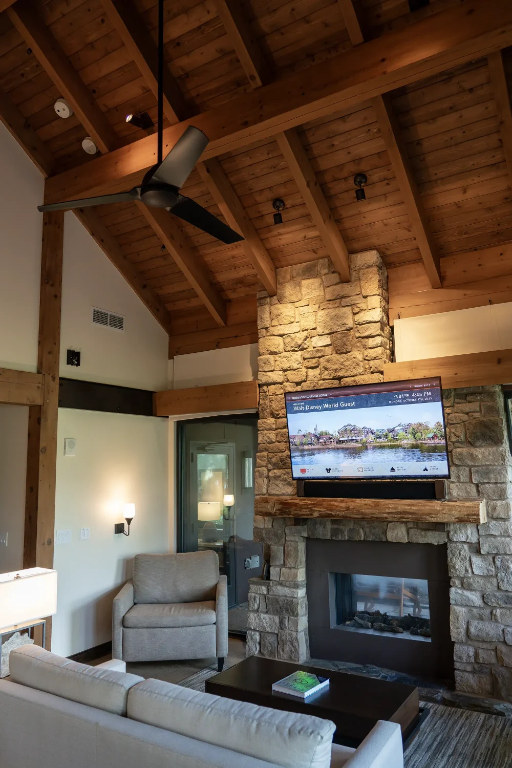 Copper Creek Cascade Cabin living room