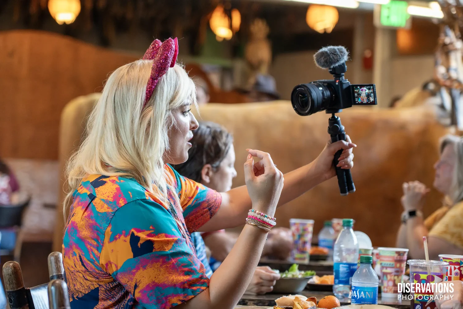 Molly from Mammoth Club talking about food in Satu'li Canteen