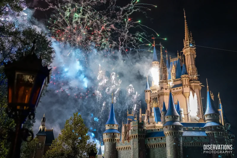 Minnie’s Wonderful Christmastime Fireworks