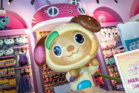 Puggie Paws statue in the Universal Kids Resort Store