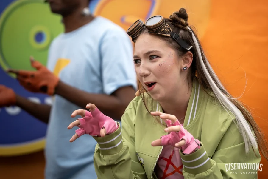 Elle's superfan performing in a Halloween show