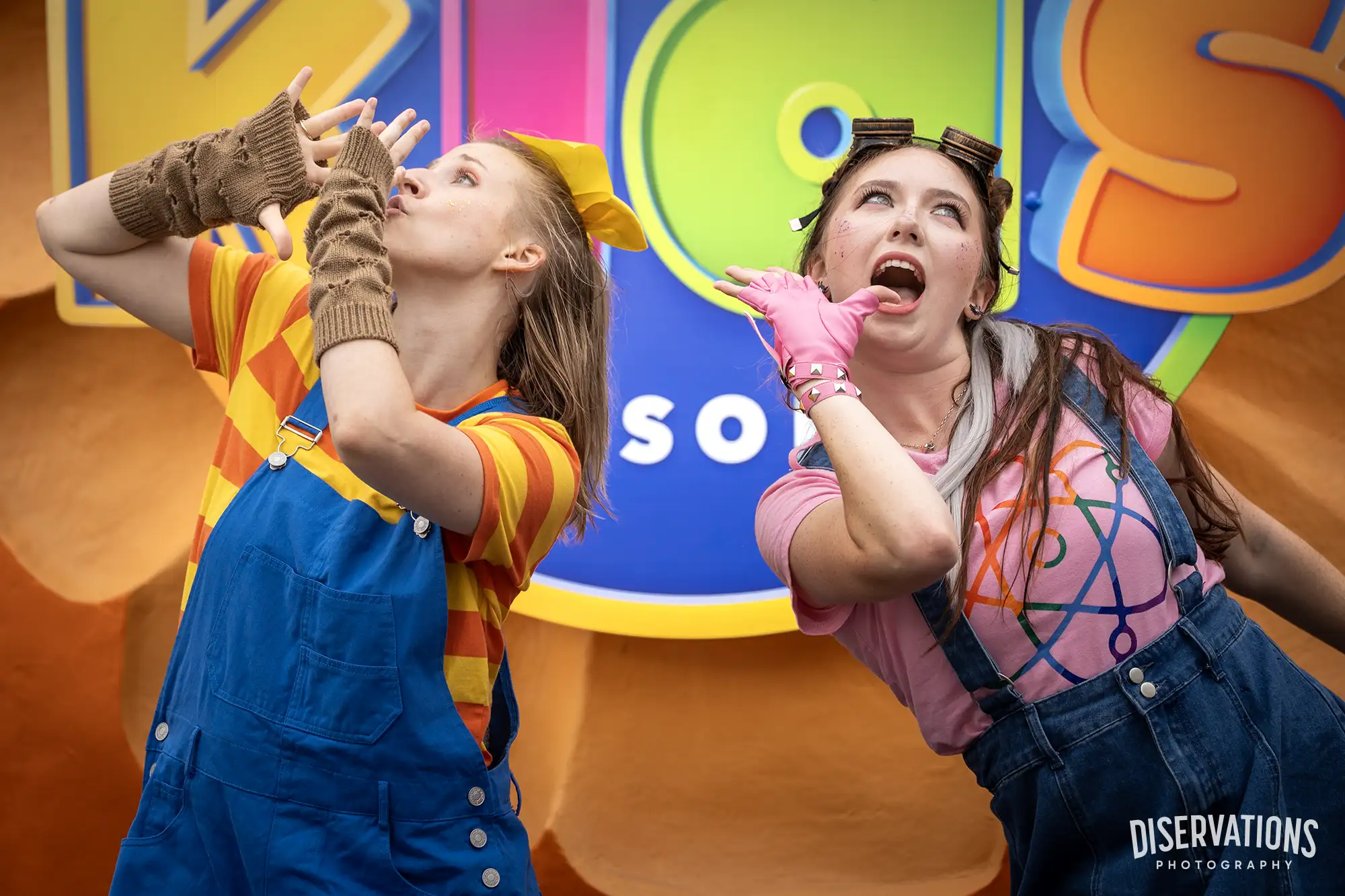 Woof and Elle performing at Universal Kids Resort