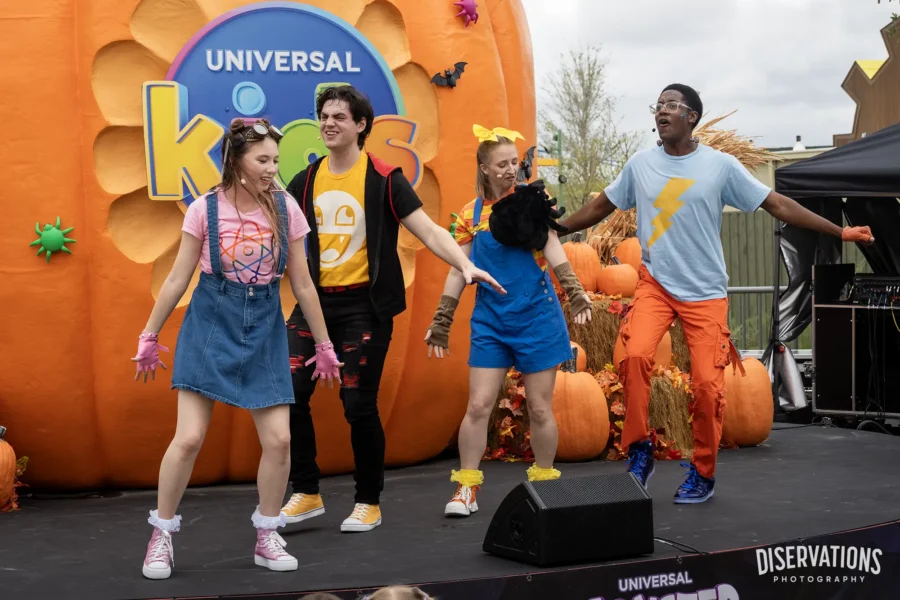 The cast of Monster Tots Superfan Spooktacular